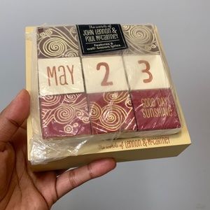 Calendar decor